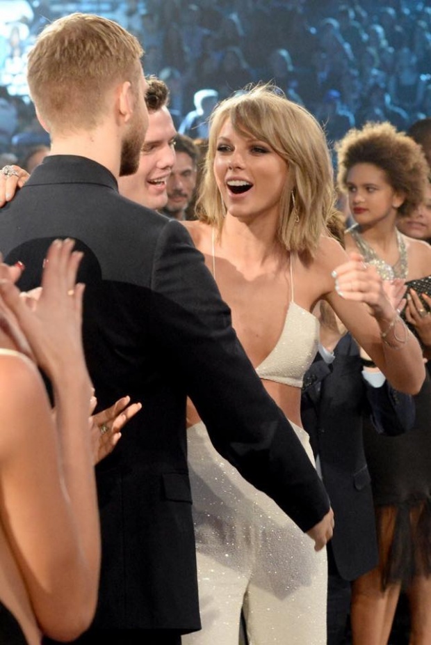 ลือ Taylor Swift หน้าบาน แฟนหนุ่ม Calvin Harris เล็งซื้อแหวนเพชร 10 กะรัต มูลค่า 17 ล้าน เตรียมหมั้น 