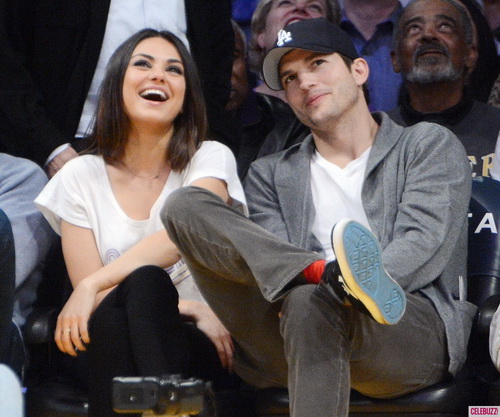 mila kunis  - ashton kutcher