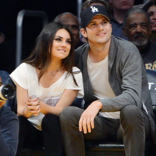 mila kunis  - ashton kutcher