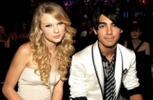 ++ Got a long list of ex-lovers!! มาดูทำเนียบ แฟนเก่า ของ Taylor Swift กัน ++