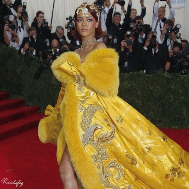 OMG! ชุดRihanna บนพรมแดงงาน MET Gala 2015 อลังการงานสร้าง