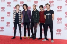 5 หนุ่มหล่อ One Direction ในงานพรหมแดง iHEARTRADIO MUSIC FESTIVAL