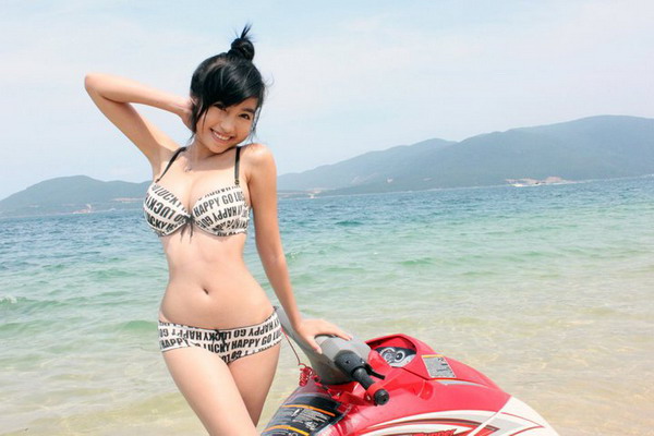 Elly Tran Ha