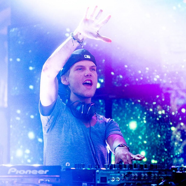 Avicii ดีเจชื่อดังชาวสวีเดน เสียชีวิตแล้ว