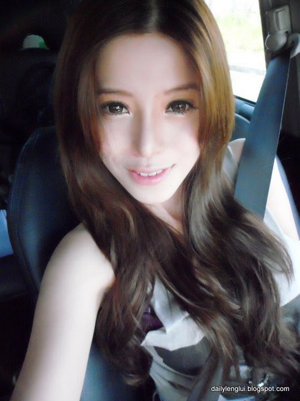 สวยๆ แบ๊ว ๆ Abigale Tee จาก  Malaysia 