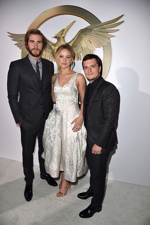 Liam Hemsworth, Jennifer Lawrence & Josh Hutcherson 