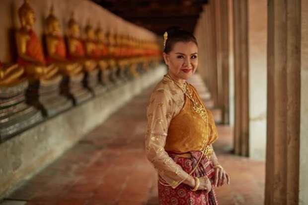 รากแก่นแฟมิลี่!! แต่งชุดไทย ตามรอย “บุพเพสันนิวาส” ธรรมชาติสุดๆ