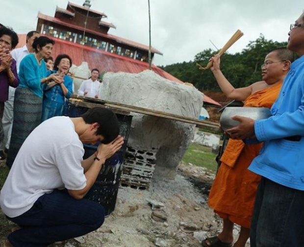 แห่ส่องขันน้ำมนต์!! “ณเดชน์” ทำบุญใหญ่เททองหล่อพระพุทธมารวิชัย ที่แม่ฮ่องสอน (มีคลิป)