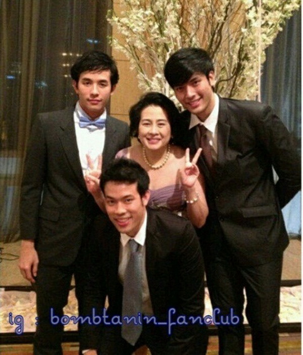 บอม ธนินทร์ และ ครอบครัว