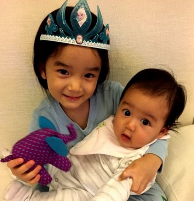 เผลอแป๊ปเดียว! ‘น้องณดา’ 4 ขวบแล้ว และนี่คือ ‘ของขวัญ’ จาก แม่กบ-พ่อบรู๊ค 