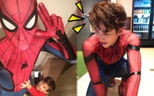 สุดยอดคุณพ่อ!!! “ไมค์” ลงทุนใส่ชุด Spiderman พา “น้องแม็กซ์เวลล์” เที่ยวห้าง (มีคลิป)