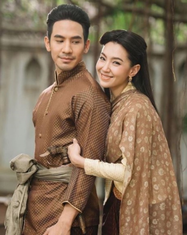 บุพเพสันนิวาสของแท้! ย้อนดู เบลล่า-โป๊ป ในงานบอลเมื่อ 3 ปีที่แล้ว บังเอิญมาก! (คลิป)