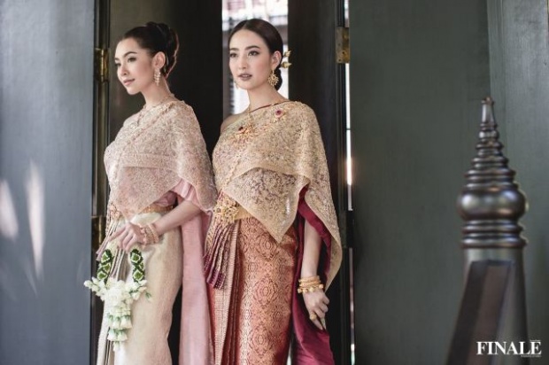 สวยสะกดทุกสายตา!! เมื่อ “แต้ว–เบลล่า” สวมชุดไทย ใครจะปังกว่ากัน!!?