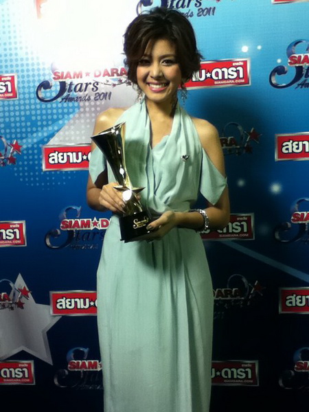 เหล่าดาราร่วมงาน SIAMDARA  STARS AWARDS 2011