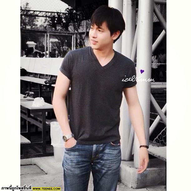 เจมส์ จิรายุ