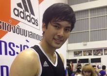 บอม ธนินปัดกิ๊กริชชี่นอกจอ ยันสนิทแค่เพื่อน