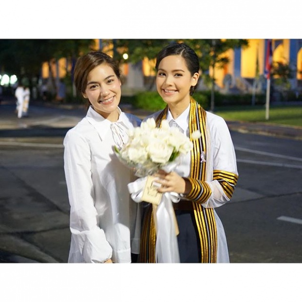 คุณค่าที่คู่ควร! รวมมิตรภาพสวยสะพรึงตา ญาญ่า ในชุดครุย