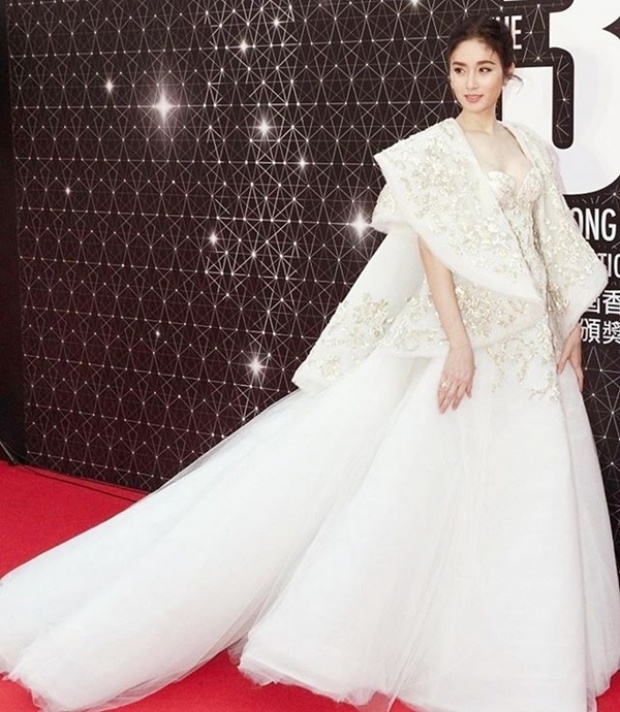 สวยเลอค่า ปอย ตรีชฎา เดินพรมแดง HongKong Film Awards 2016