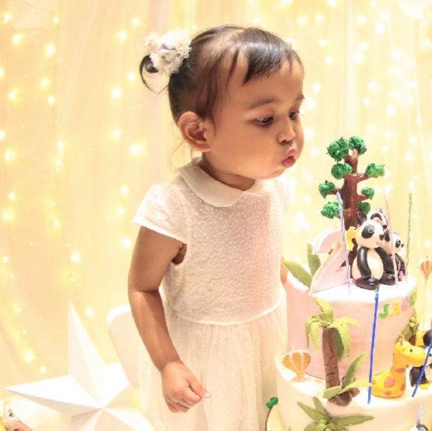 น้องเจ้าขา ลูกสาว คุณแม่กระแต ฉลองวันเกิดอายุครบ 2ขวบ ในชุดราตรี