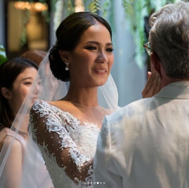 “เมญ่า” โพสต์ภาพงานแต่งแล้ว!! หลังควงแฟนฝรั่งเข้าพิธีวิวาห์แบบสายฟ้าแลบ