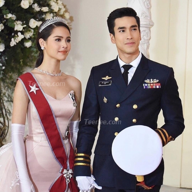 ละมุนสุด! อบอุ่นจริงๆสายตาของ “ญาญ่า อุรัสยา” มองหวานใจ  “ณเดชน์ คูกิมิยะ” บน BTS  