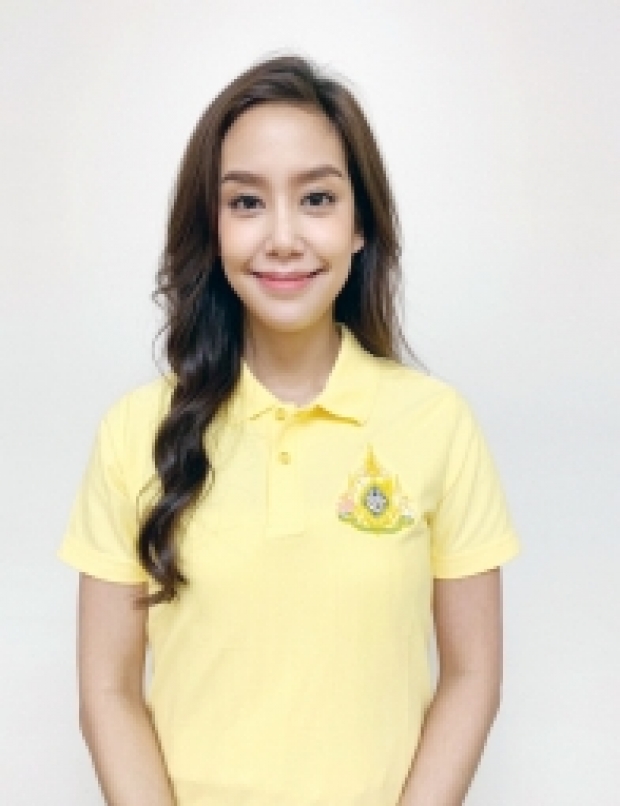 “เบิร์ด ธงไชย” นำทัพศิลปินนักร้องเครือ “GMM GRAMMY” สวมใส่เสื้อเหลือง เฝ้าฯร่วมถวายพระพรชัยมงคล