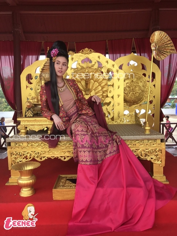 ซุปตาร์ยังชิดซ้าย เพราะไฮโซ“ม่านฟ้า” ฮอตยิ่งกว่า งานรุม แถมพระเอกยังมาจีบ 