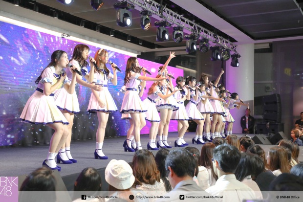 เปิดตัวแล้ว! BNK48 รุ่นที่สองอย่างเป็นทางการ มิวนิค เซ็นเตอร์เพลง ฤดูใหม่ (คลิป)