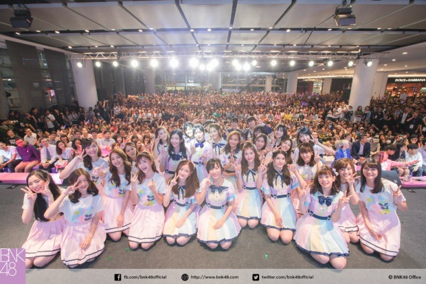 เปิดตัวแล้ว! BNK48 รุ่นที่สองอย่างเป็นทางการ มิวนิค เซ็นเตอร์เพลง ฤดูใหม่ (คลิป)