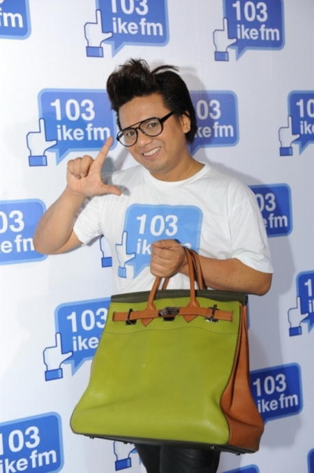 ศิลปินยกทัพกด “Like” ให้กำลังใจเปิดคลื่นวิทยุน้องใหม่ “103 Like fm.”