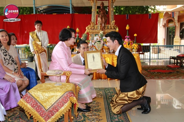 แม็กกี้ อาภา ร่วม ปิ๊งปิ๊ง รภัทร นำทีมแต่งชุดไทยรับรางวัล “จามเทวีนุสรณ์”