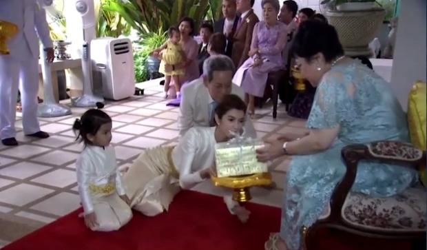 ปลื้มปิติ!!พระองค์โสมฯ ทรงสวมกอด \"น้องมะลิ\"ขณะเข้าเฝ้าถวายพระพร