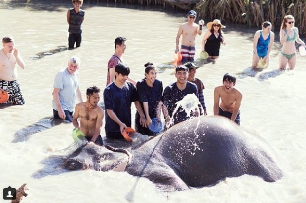 ส่องภาพ!! ความสวยที่ซ่อนอยู่ มิ้นต์ ชลิดา กับเพื่อนรักต่างพันธุ์ ที่ดูแล้วอบอุ่นสุดๆ