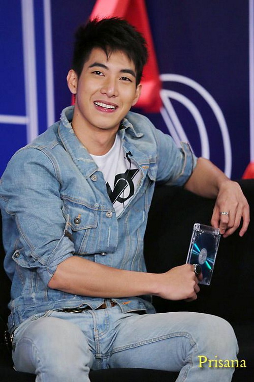 โตโน่ ภาคิณ