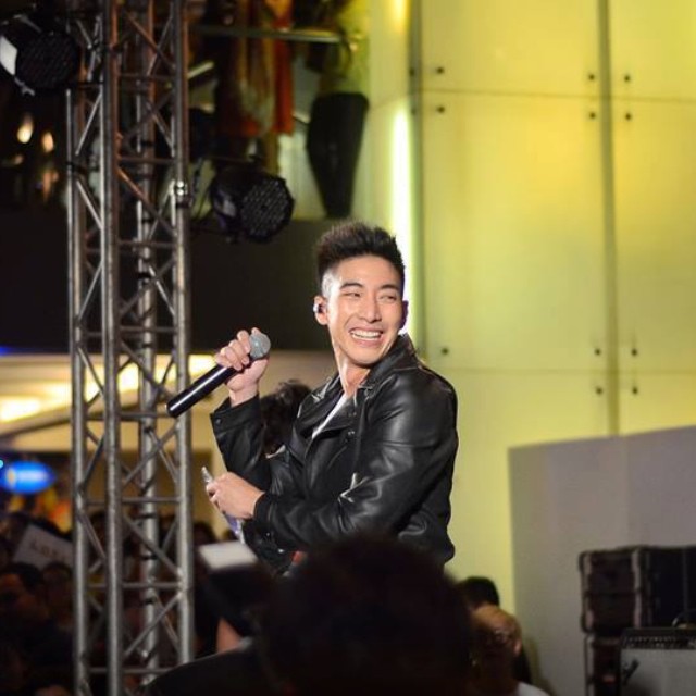 โตโน่ ภาคิน