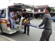 “แจม เนโกะจั๊มพ์” ชื่นชมตำรวจไทย ช่วยเหลือหมาจรจัดส่งรพ.