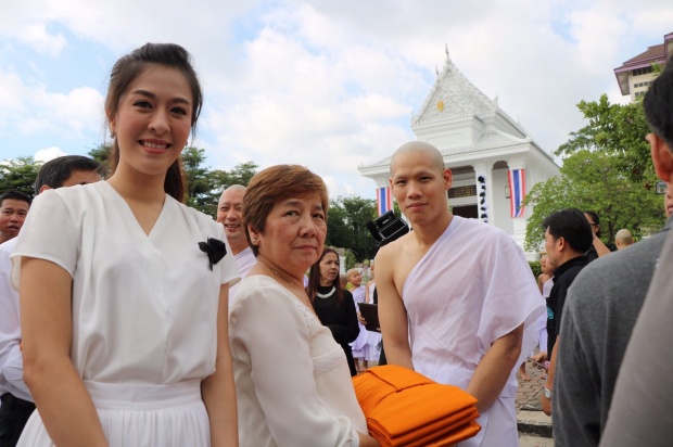 เอก ซีซันไฟฟ์ บวชเพื่อน้อมถวายเป็นพระราชกุศลแด่ พ่อหลวง