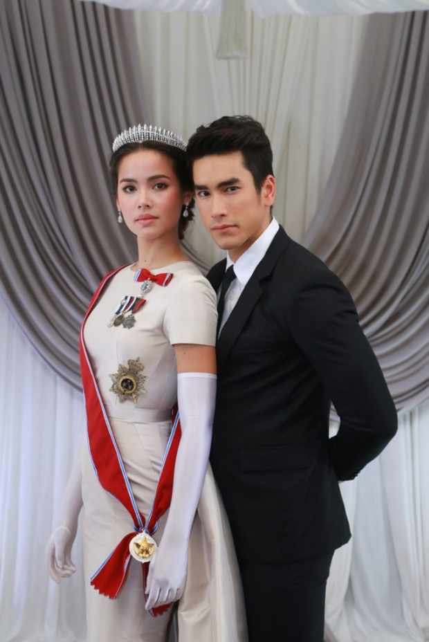 ชาวเน็ตหลุดโฟกัส ภาพคู่ ณเดชน์-ญาญ่า ข้างหลังหวานกว่าอีก!