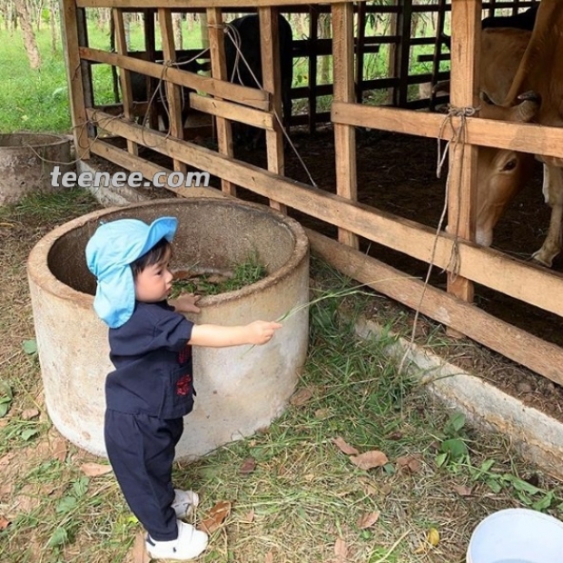 เอ็นดูสัตว์หนักมาก ส่องภาพ ความน่ารัก น้องอคิณ ลูกชายคนโปรดเเม่เนย โชติกา 