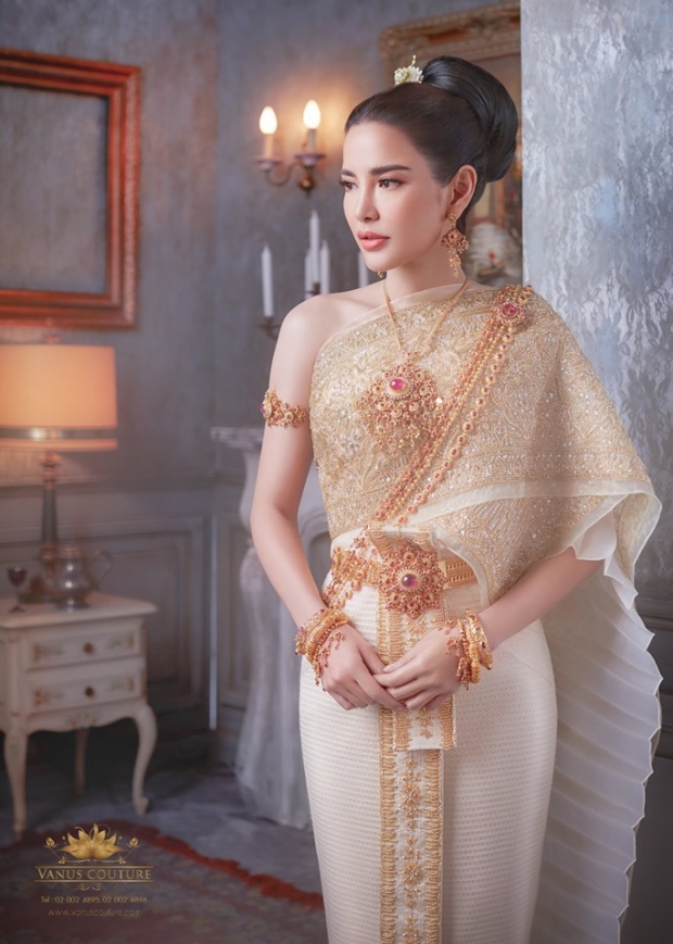 สวยไม่สร่าง อ้อม พิยดา ถ่ายแบบชุดไทย งดงามมาก!