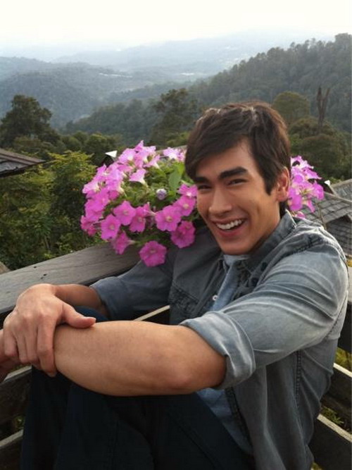 ณเดชน์จิตอาสา-ควงไบรท์ขุดลอกคูคลอง