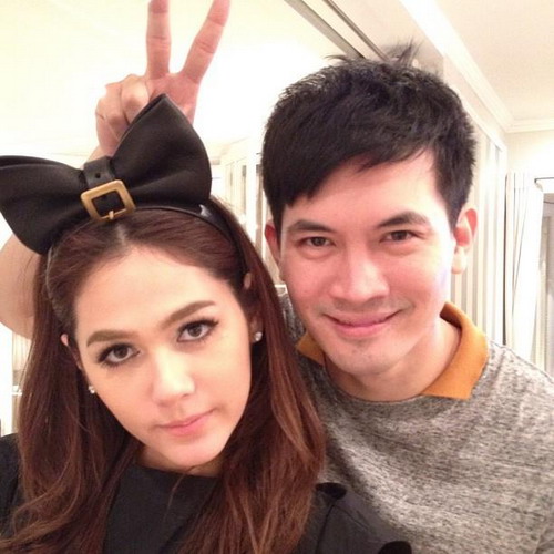 เคน - ชมพู่ ภาพจาก กองถ่าย รักคุณเท่าฟ้า 