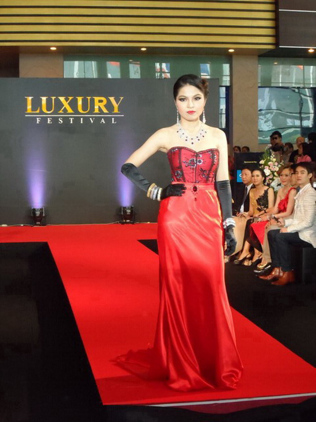 บรรยากาศ พิธีเปิดงาน Luxury Festival  2012 