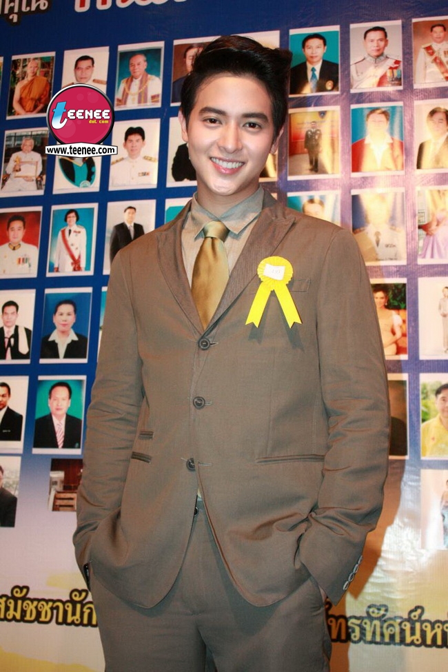 เจมส์ จิรายุ 