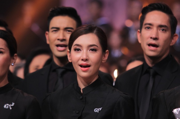 ผู้จัด – ดารานักแสดง ช่อง 3 กว่าร้อยชีวิต ร่วม “บันทึกเทปพิเศษบทเพลงเพื่อพ่อ”