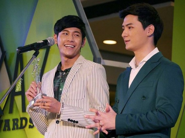 “คริส-สิงโต” แรงฉุดไม่อยู่ คว้า 2 รางวัลรวด งาน “KAZZ Awards 2017”