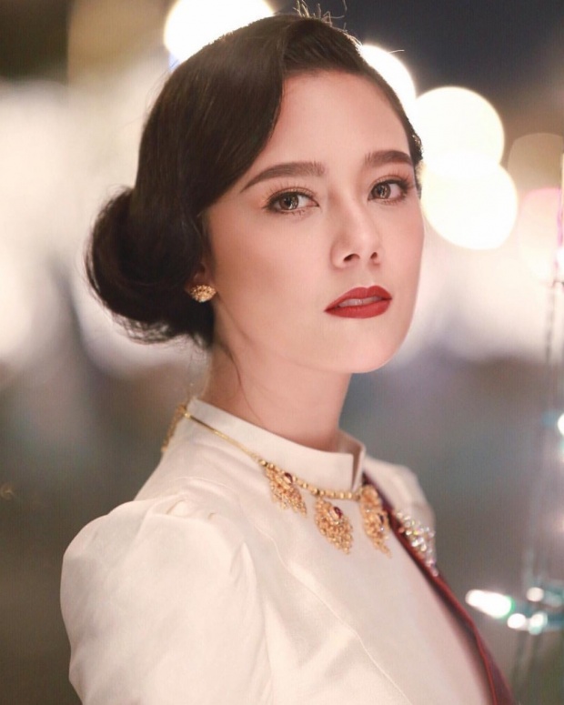 ส่อง! แซมมี่ เคาวเวลล์ ในลุคชุดไทย ร่วมงาน อุ่นไอรัก สวยสง่า งามอย่างไทย งดงามแท้