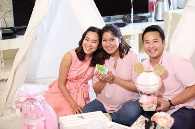 อบอุ่นสุดๆ “เบนซ์ พรชิตา” จัดปาร์ตี้ Baby Shower ต้อนรับลูกสาวคนที่สอง พร้อมเผยชื่อแล้ว?