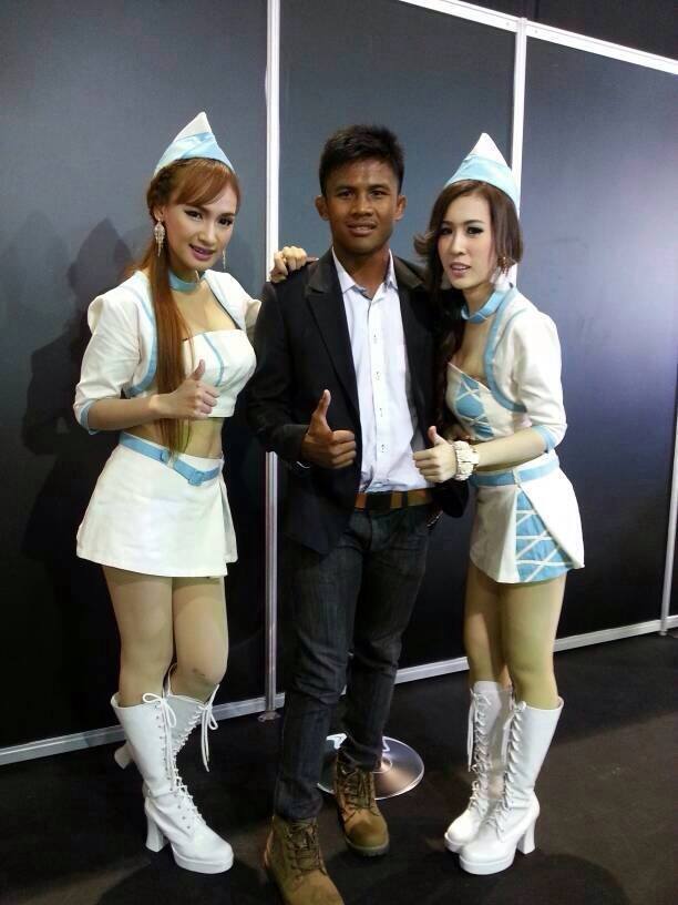 หมัดต่อหมัด! บัญชาเมฆ ปล่อยภาพคู่ บัวขาวกับสาว