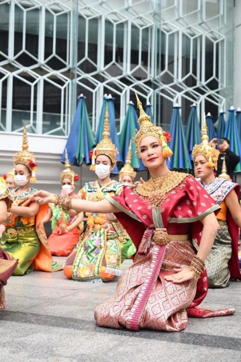 ปังมากแม่ เบนซ์ พรชิตา รำถวายพระพรหมเอราวัณแก้บนผอมสมใจ